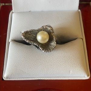 Sterling Silver pearl vintage ring